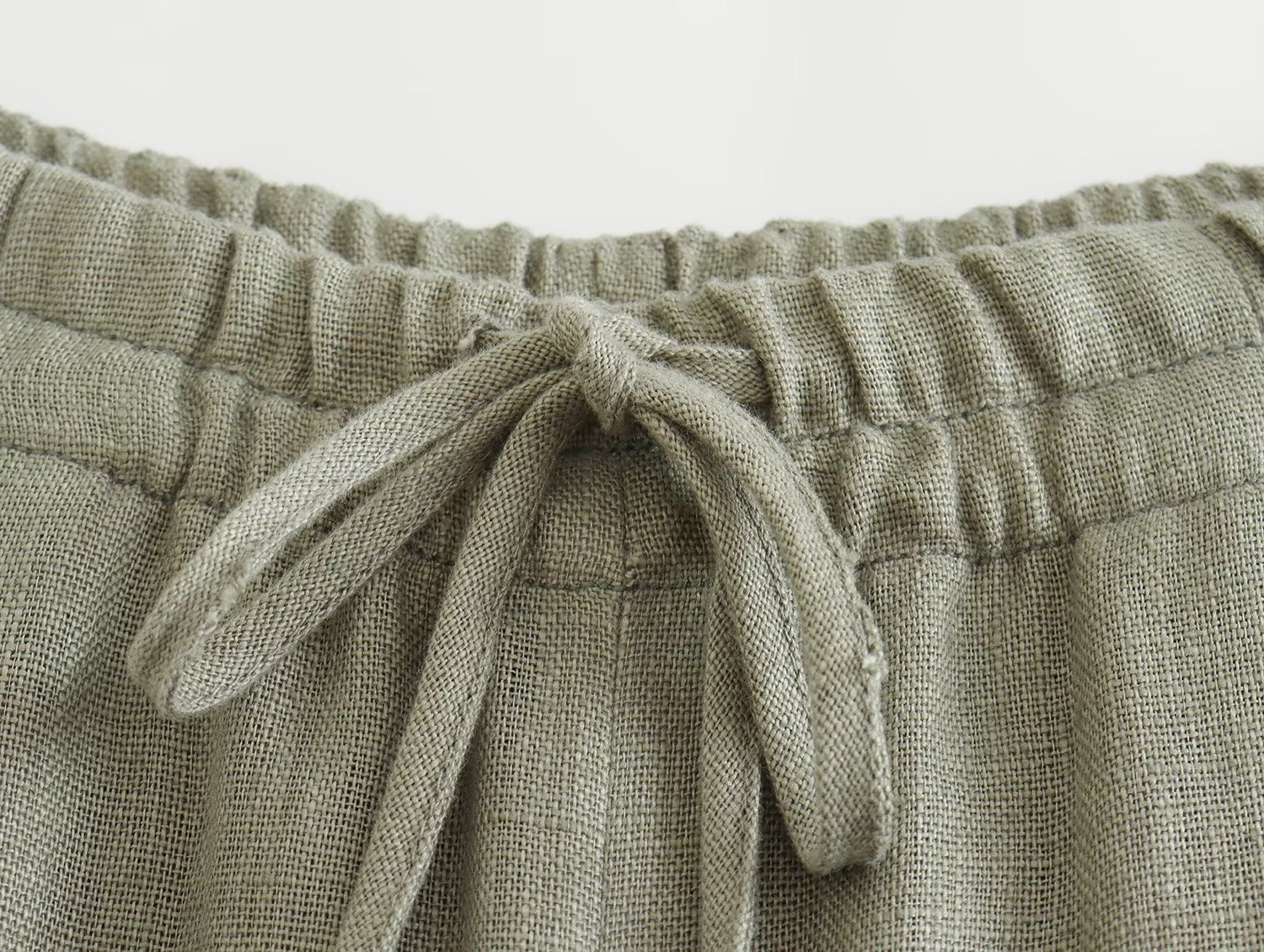 Conjunto Feminino de Linho com Colete e Cinto