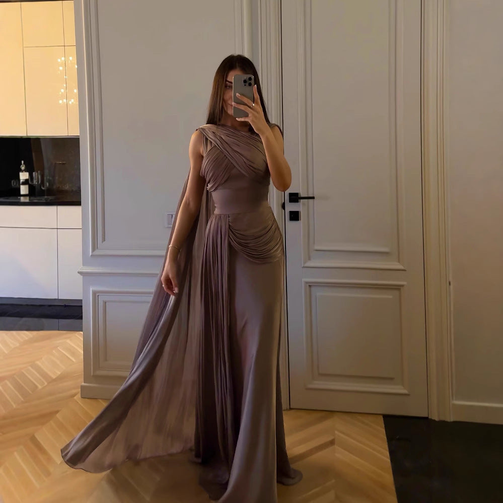 Vestido de Festa em Cetim com Pregas e Laço