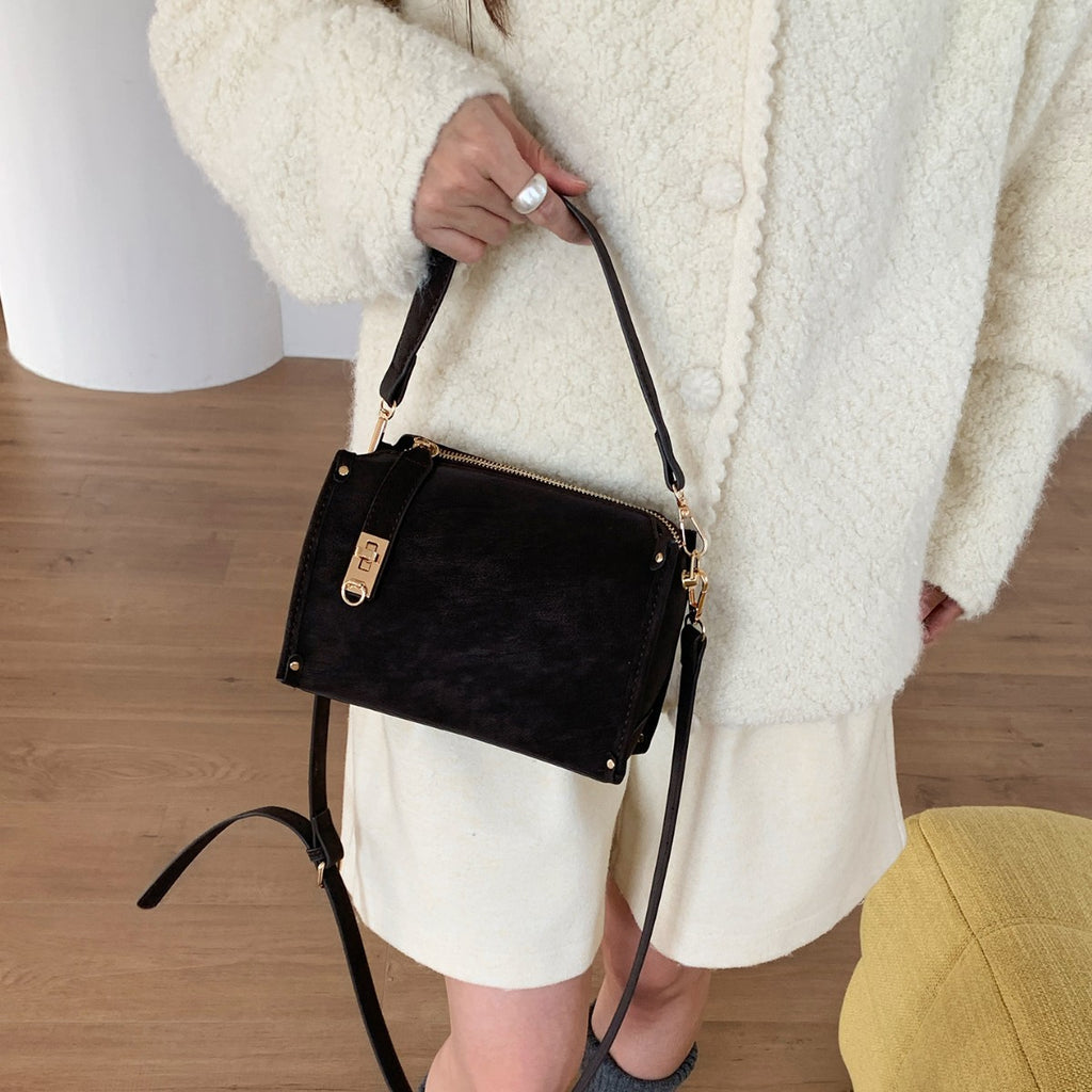 Bolsa Feminina Casual e Fashion, de Mão com Zíper e de Ombro”