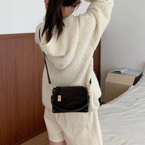 Bolsa Feminina Casual e Fashion, de Mão com Zíper e de Ombro”