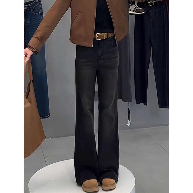 Jeans Feminino Preto, Casual e Flare