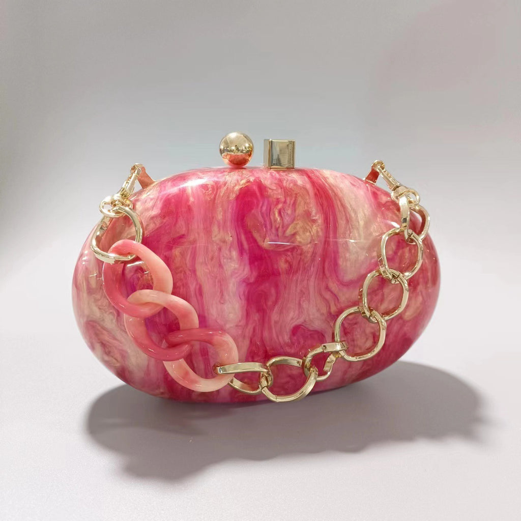 Bolsa Feminina Oval Fashion com Acabamento Perolado, de Ombro