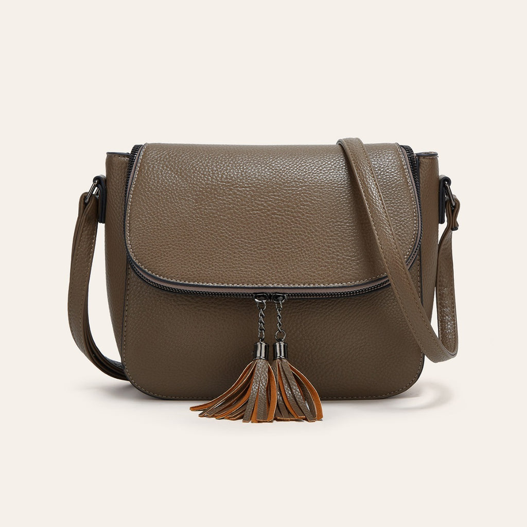 Bolsa Feminina Estilo Europeu e Americano, Fashion, Tipo Saddle com Tampa e Tassel