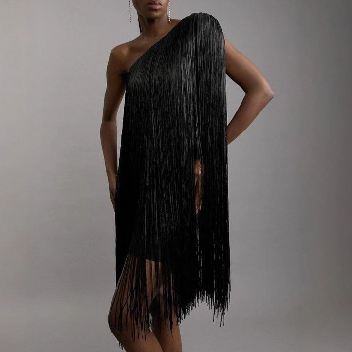 Vestido de Festa com Saia de Franjas, Elegante e Divertido