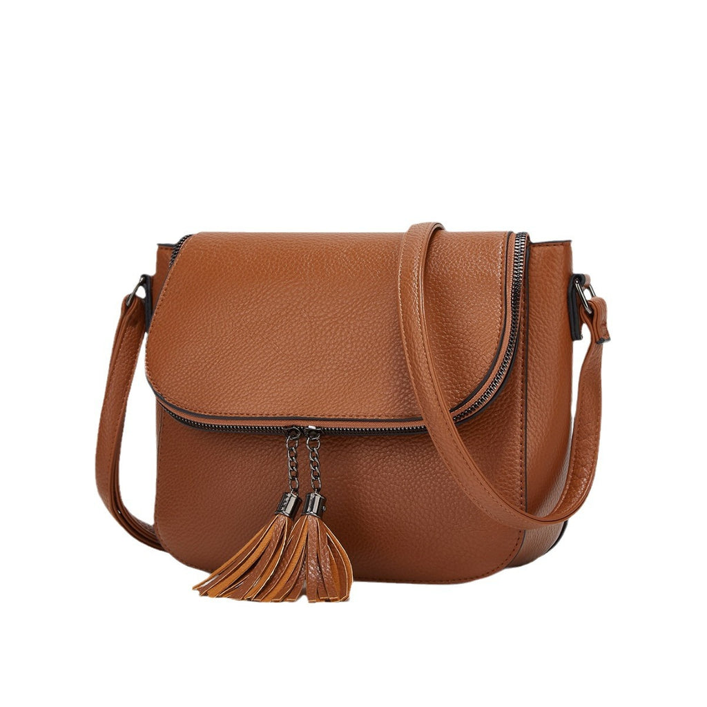 Bolsa Feminina Estilo Europeu e Americano, Fashion, Tipo Saddle com Tampa e Tassel