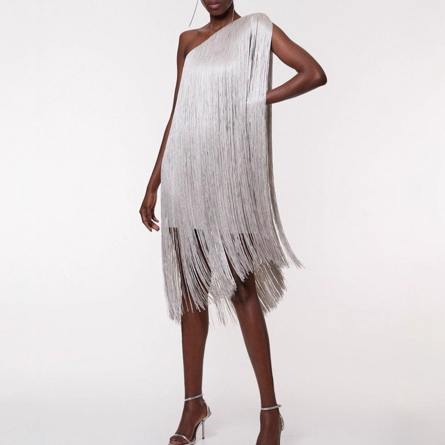 Vestido de Festa com Saia de Franjas, Elegante e Divertido