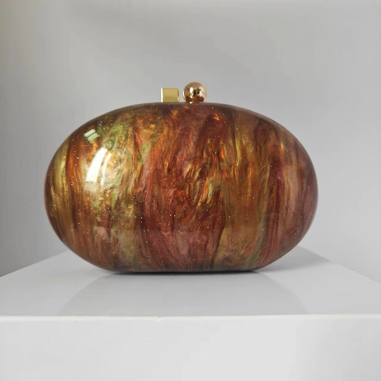 Bolsa Feminina Oval Fashion com Acabamento Perolado, de Ombro