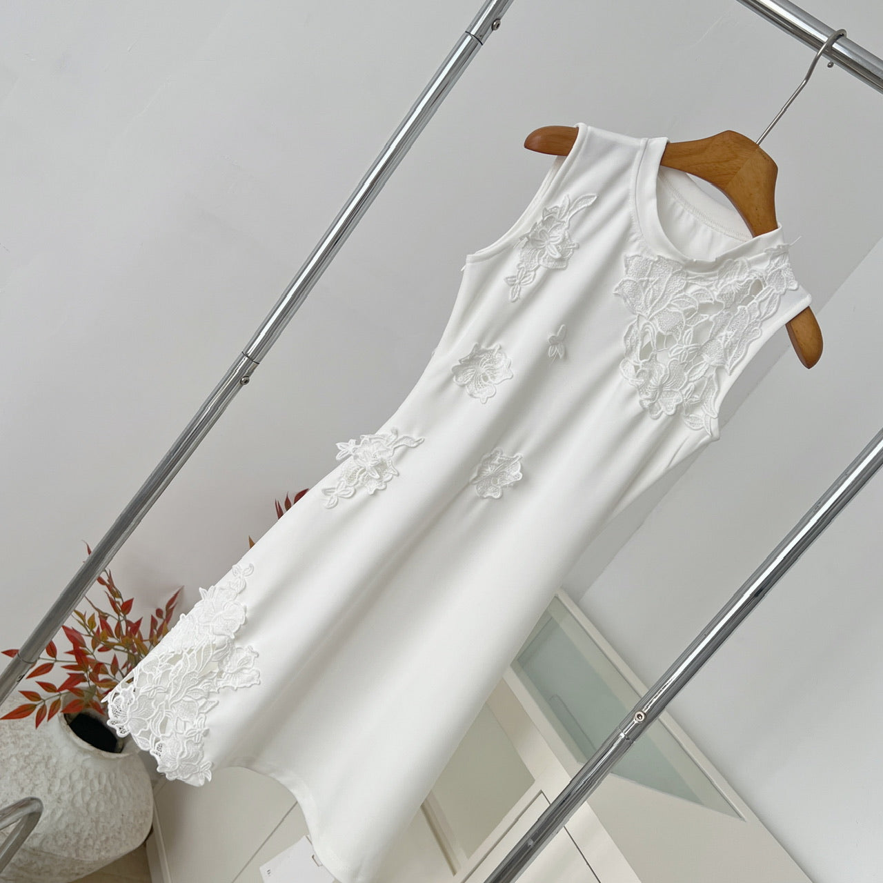 Vestido Saia Sem Manga em