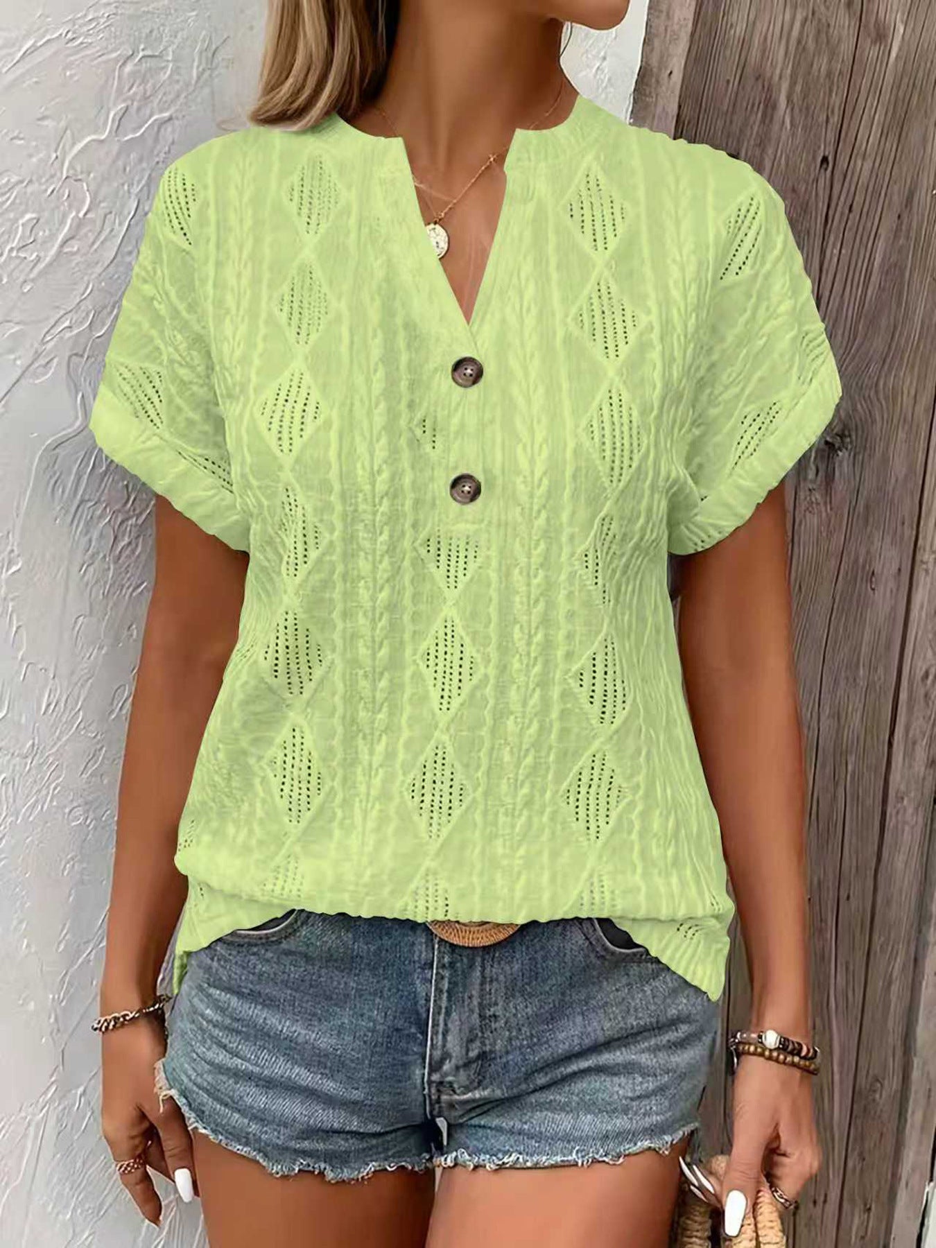 camiseta feminina decote V casual